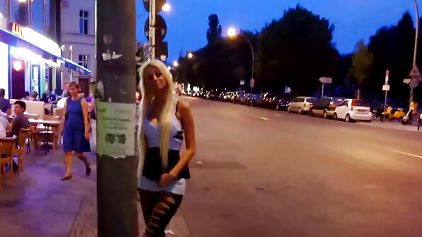 Гадна тийнейджърка Сиера Никол смуче и български секс камери чука петел на доведения брат
